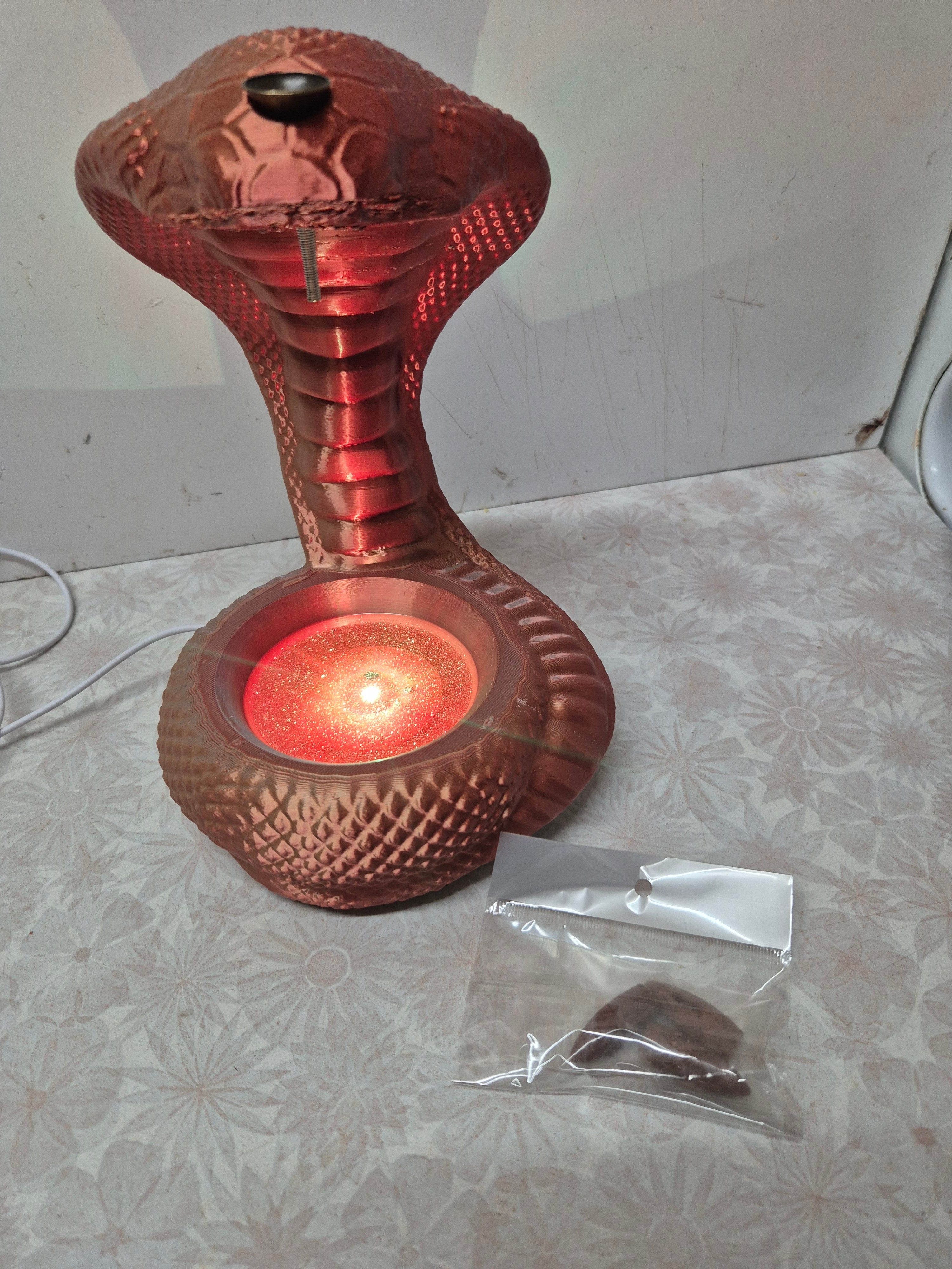 🐍 Snake Lamp – Handmade Limited Edition (Gold, 3D Printed)