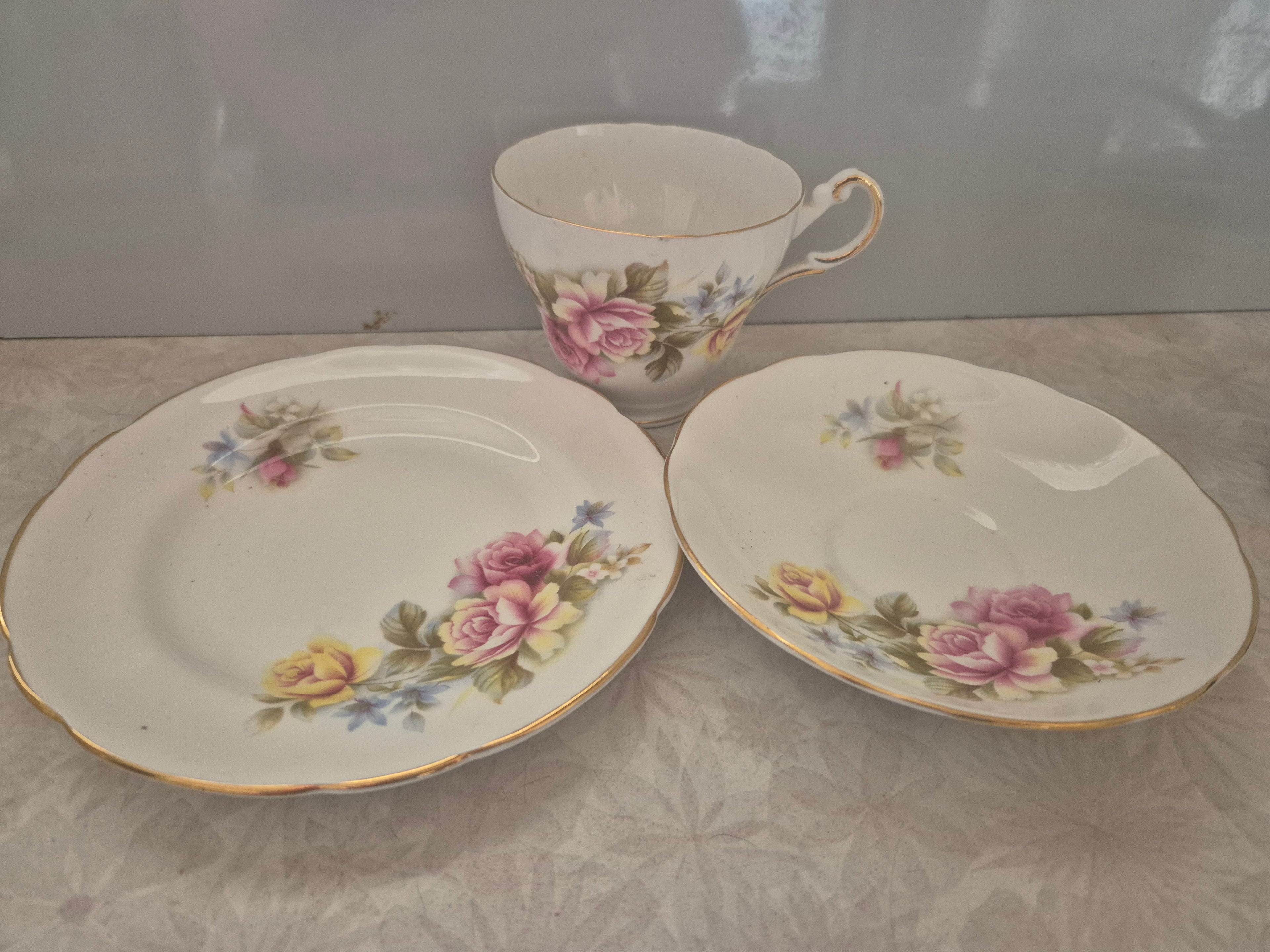 🌹 Regency Bone China Trio – Cup, Saucer & Plate Set – English Rose Design