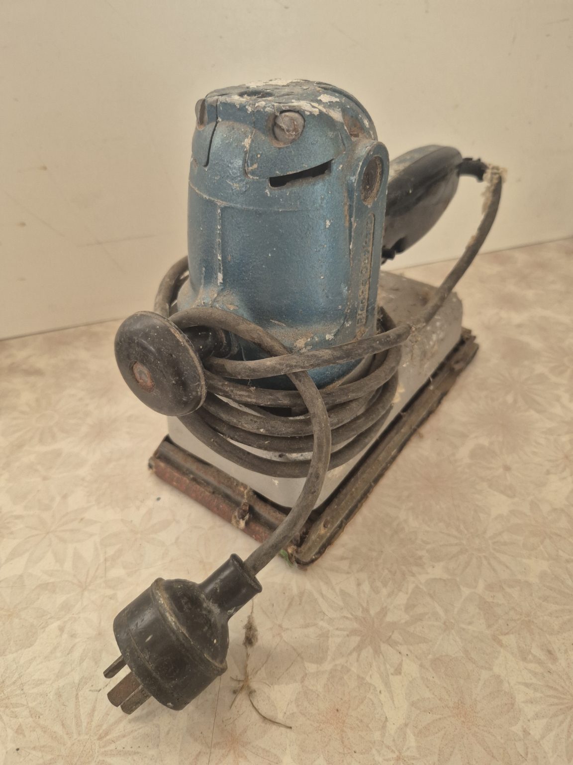 Genuine Vintage Black &amp; Decker Sander – Working Condition