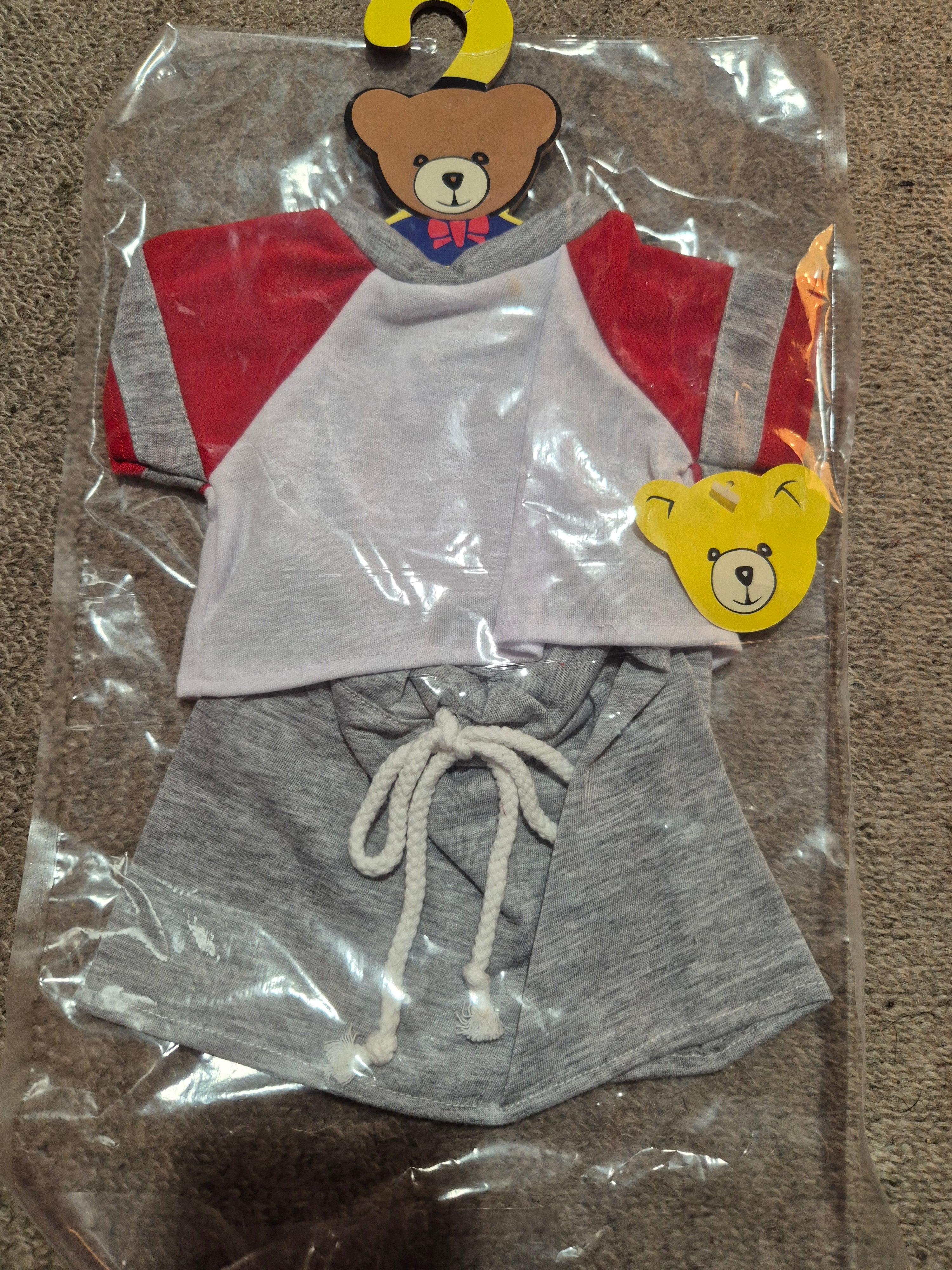👕 Red & White T‑Shirt with Grey Shorts for Teddy – Brand New in Packaging