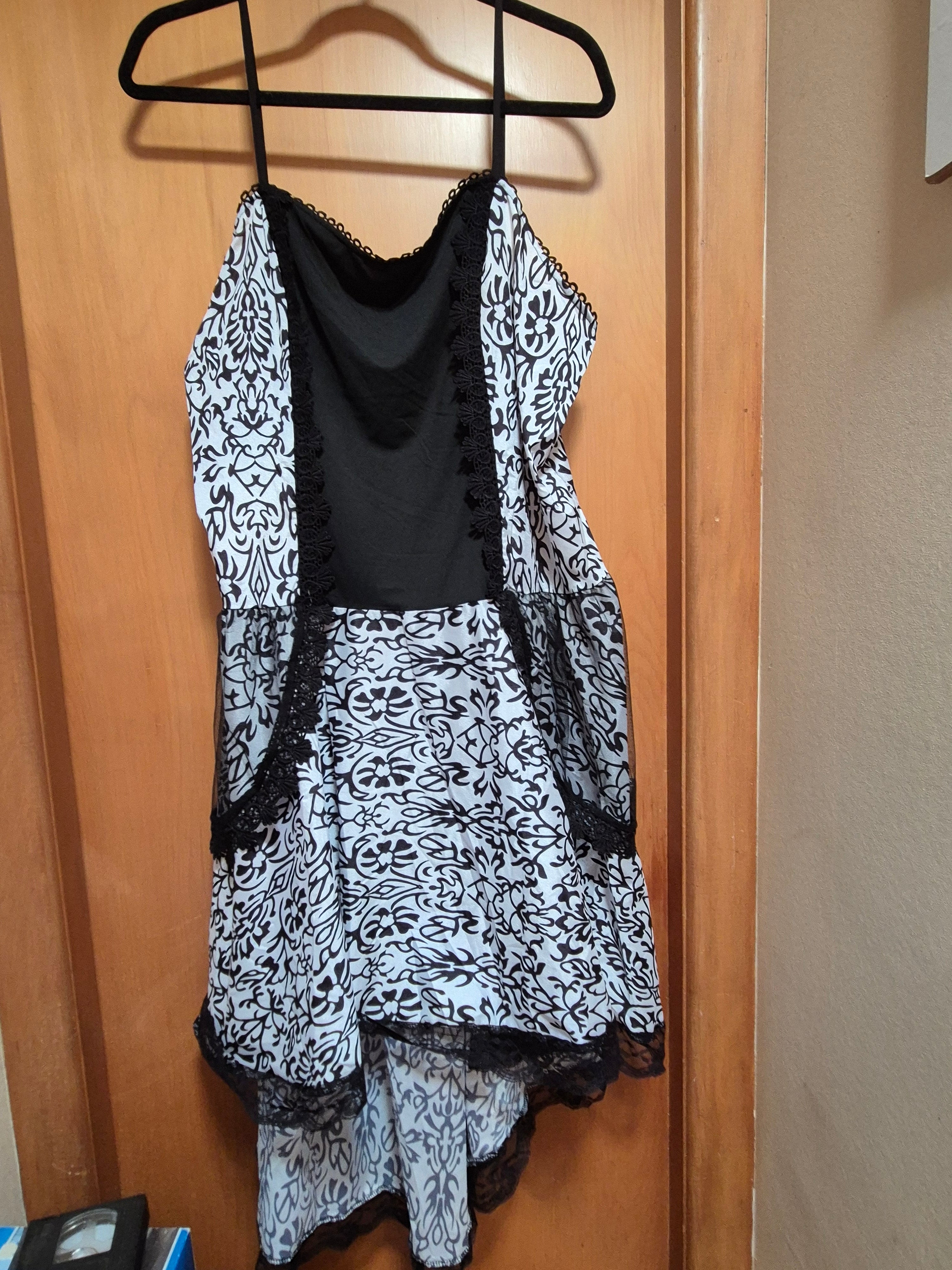 🖤🤍 Brand New Black & White Dress – Size 20 🤍🖤